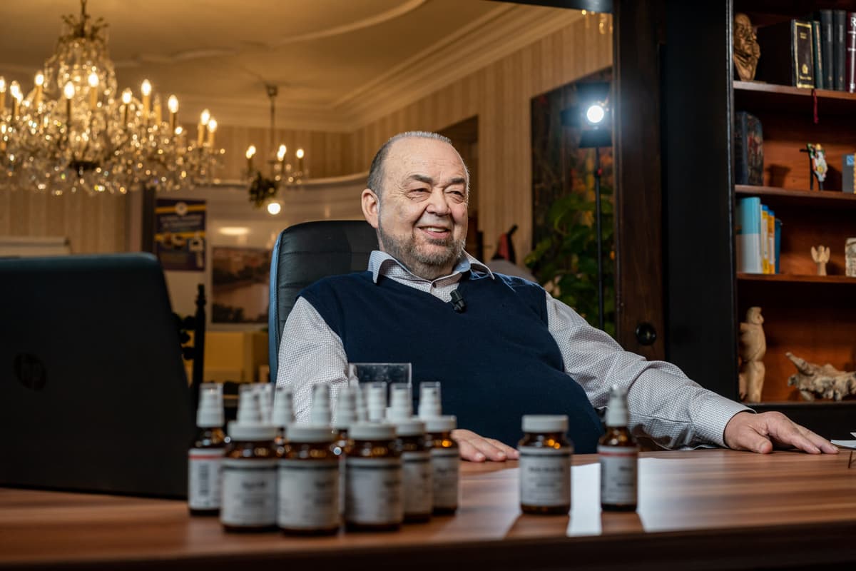 Dr Josef Jonas at work